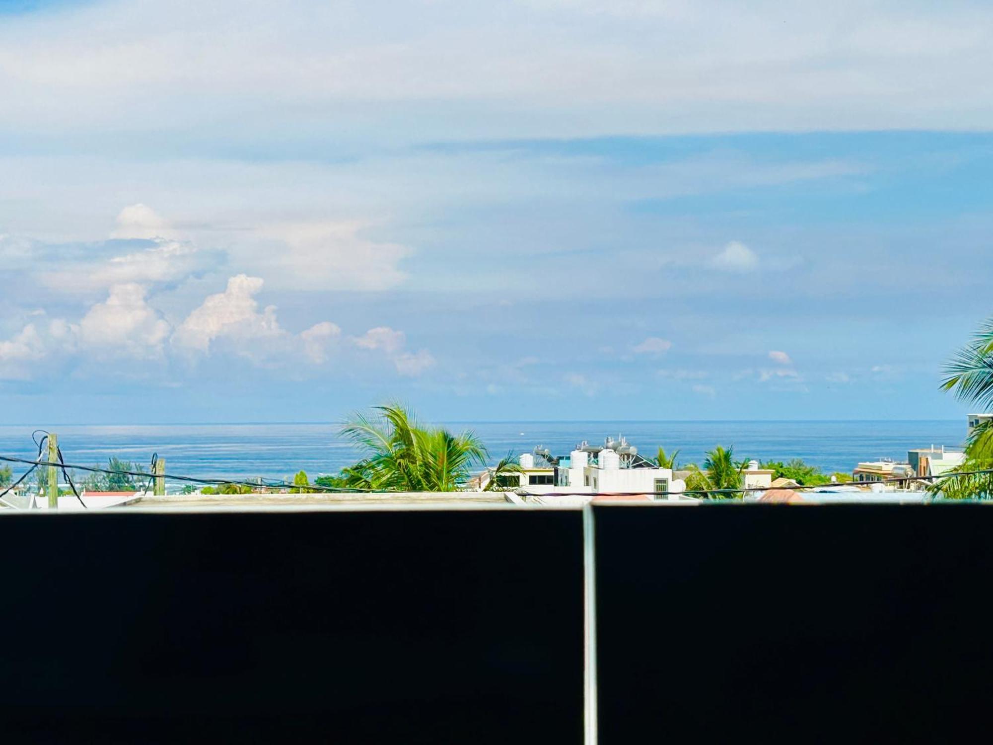Amazing Sunset View Rooftop. Flic-en-Flacq Esterno foto